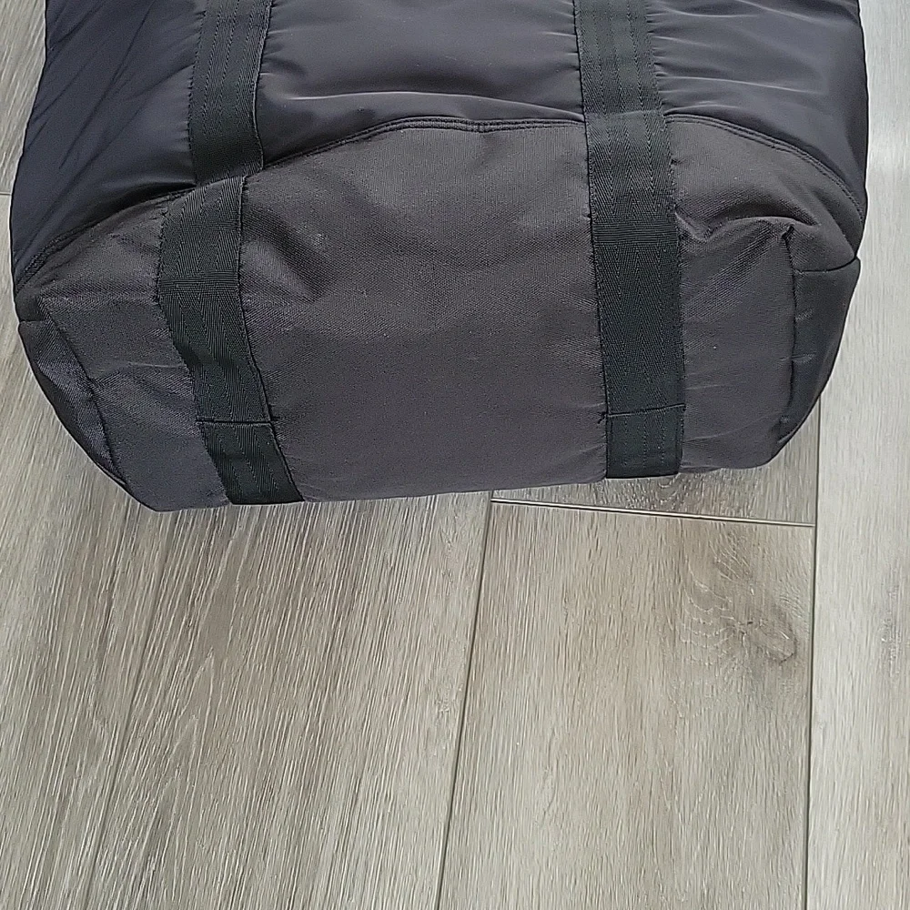 Jack & Jones black zippered travel bag jaczody style 12205538